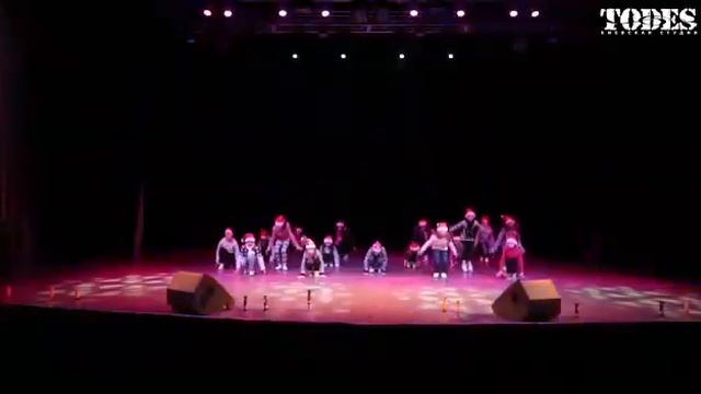 Лёгкий новогодний танец смотреть онлайн