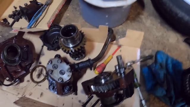 Remont ciągnika Ursus 1634: skrzynia pośrednia смотреть онлайн