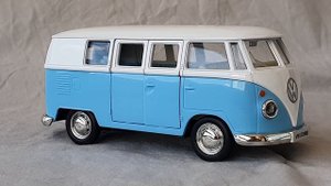 Diecast 1970 Volkswagen T1 Transporter (Uni-Fortune RMZ City) 1:32