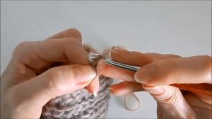 Повязка на голову крючком для женщин с перехлестом поперечным вязанием | Из остатков пряжи