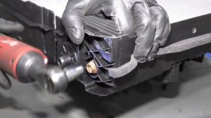 How to Replace Radiator 05-16 Toyota RAV4