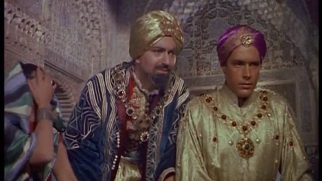 Small Parisa on Pillow смотреть онлайн