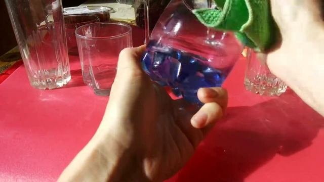 Как отмыть стеклянную посуду быстро, без разводов и моющих средств!