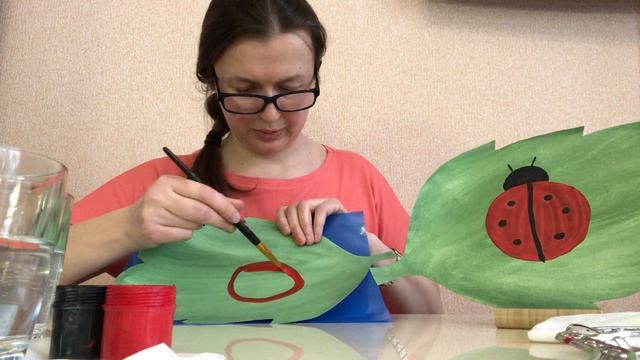 Видео - занятие по рисованию в младшей группе, воспитатель Сертакова Т.В. смотреть онлайн