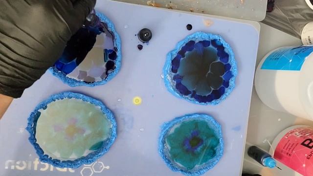 Making molds from Putty w/ crystal edges? WOW #siliconemold #diycrafts #epoxyresin смотреть онлайн