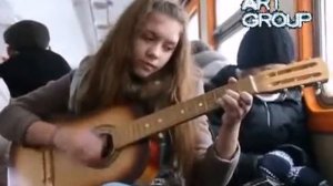 Девчонка в электричке под гитару круто спела!!!
