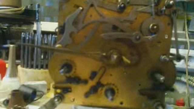 Ремонт часов с боем. Проверка четвертного боя у Junghans W200 смотреть онлайн