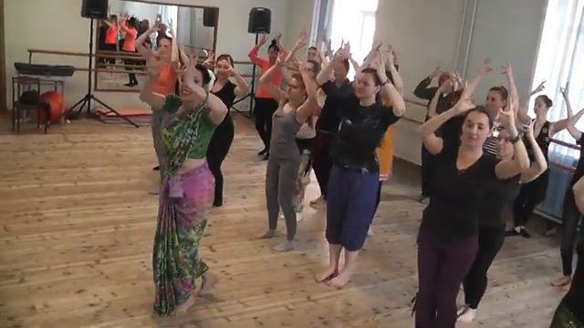 Открытый урок Индийский танец Секреты изящества и пластики смотреть онлайн