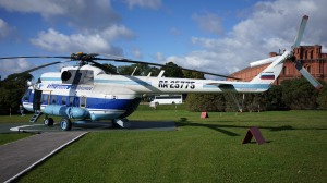 Взлёт вертолёта над Петропавловской Крепостью в Санкт-Петербурге