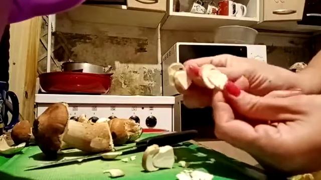 Как резать грибы смотреть онлайн