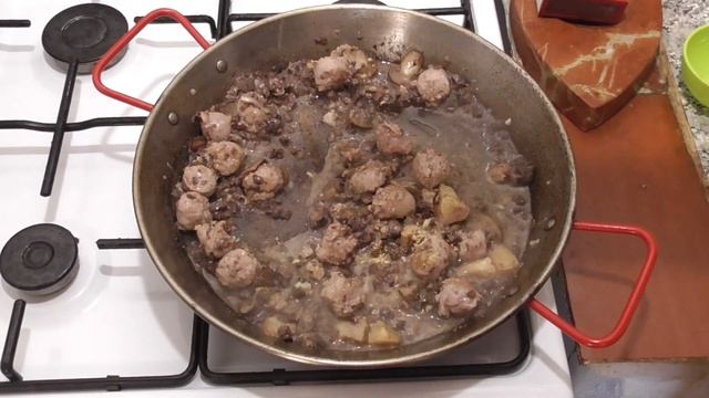 Что может быть вкуснее ,...  Рис с кровяной колбасой. Кухня Испании.