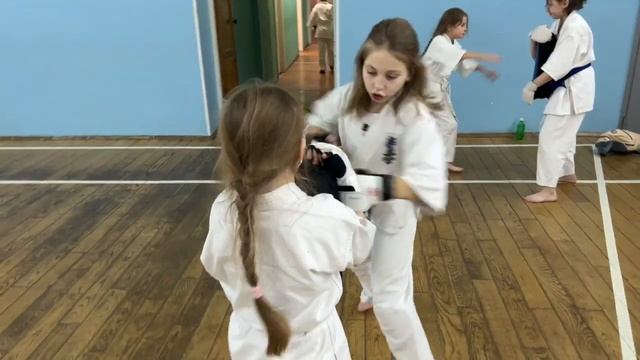 Кёкусинкай каратэ Мурманск / Центр Поларбудо / Отработка Кихона и Кумитэ  (22.12.22)