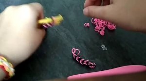 Чокер из резинок фиштэйл