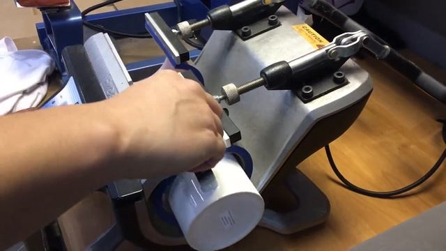 Печать на чёрных кружках ПОЗДРАВЛЕНИЕ в ПечатьПро