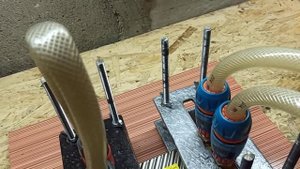 Промывка теплообменника на ГВС, процесс обвязки при помощи универсальных переходников.