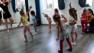 Первое занятие танцами