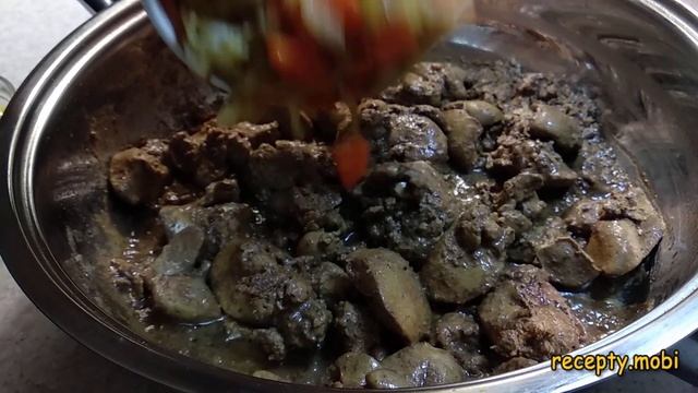 Паштет из куриной печени с морковью, луком и маслом