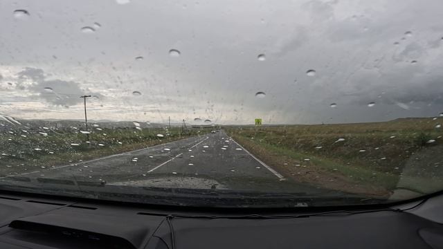 Дождливая дорога вдоль села Шира. Хакасия. Россия.