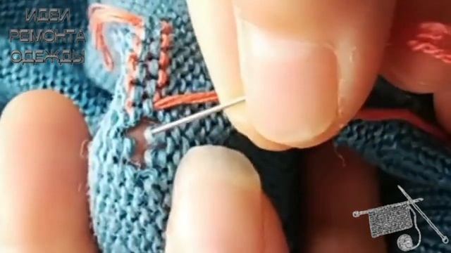 Repairing a hole in a sweater with a sewing needle смотреть онлайн