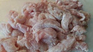 Гуляш из куриного филе с овощами