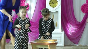 Оркестр Праздник мамы день чудесный  Муз  рук  Максюта Г  В