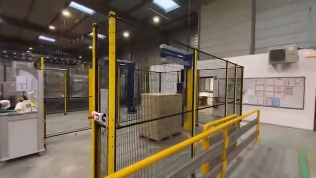 Упаковка паллет на логистическом складе | Паллетообмотчик ROBOPAC MASTERWRAP