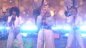 Meghan Trainor's World Premiere of 'No Excuses'