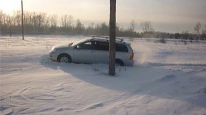 I'm stuck in the snow :) Toyota Corolla Fielder 1.5 4WD