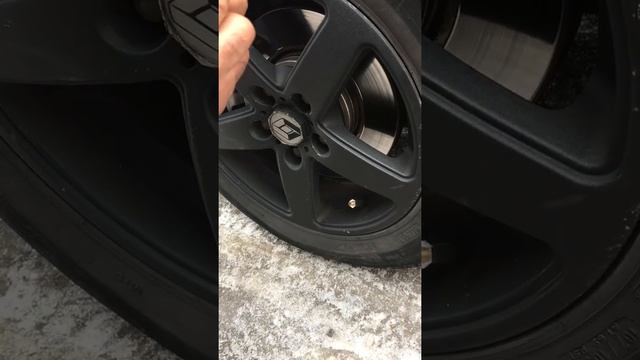 Установка датчиков давления в шинах на Renault Trafic часть 2 смотреть онлайн