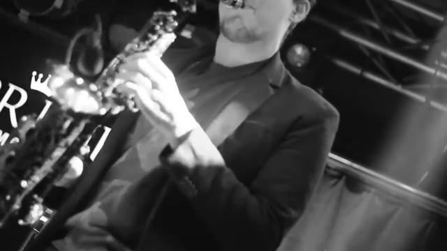 Batu Salliel Plays on his Drake Jazz Alto Saxophone Mouthpiece смотреть онлайн