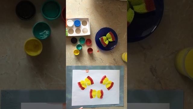 Занятие по рисованию для детей средней группы "Бабочки"