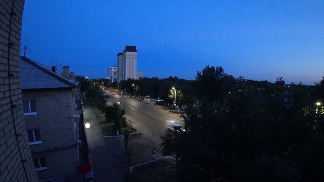 Вечерний Оренбург (пр. Братьев Коростелевых) - таймлапс / Evening Orenburg (Korostelev Brothers Ave)