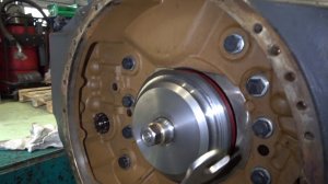 Новый токарный сериал. Запрессовка заднего сальника 12ч.