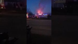 Пожар, все сгорело за минуты в городе Покровск (Красноармейск) склад лес, металл, краски