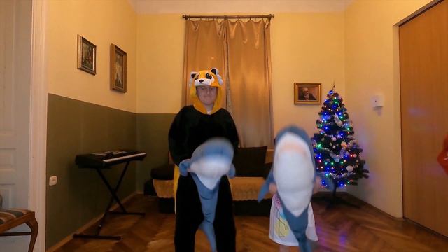 Осталась одна дома! На дом напали приведения, но они нам не страшны! смотреть онлайн