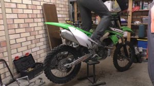 Kawasaki KX250f холодный старт - ДО регулировки клапанов