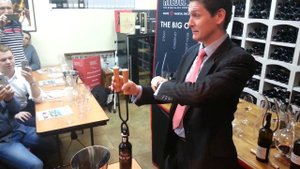 Использование раскаленных щипцов для портвейна