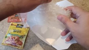 SEN SOY WOK РИСОВАЯ ЛАПША ПОД СОУСОМ КИСЛО СЛАДКИЙ С ЧЕСНОКОМ И КУНЖУТОМ