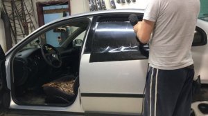 Как правильно поклеить боковые стекла на VW B5