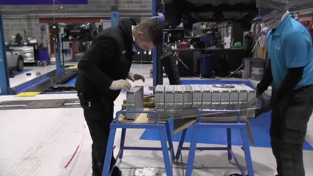 Nissan Leaf 40kWh Fried Battery Teardown and Repair. смотреть онлайн