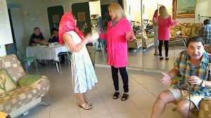 Жена с детьми уехала на дачу