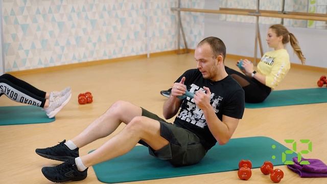 Интервальная тренировка для начинающих. Групповая тренировка на все тело за 40 минут. Фитнес дома.