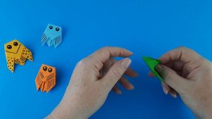 Двигающаяся игрушка "жучок" из бумаги своими руками