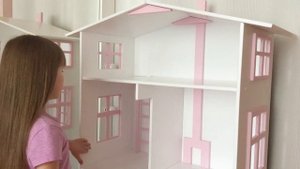 Деревянный домик для кукол Паола Рейна. Детальный обзор