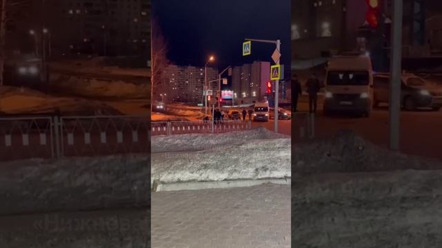 В Нижневартовске на улице Маршала Жукова ночью произошло серьёзное ДТП