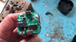 Что внутри аккумулятора китайского электросекатора ?