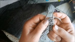 Вяжу ПЕТЛЮ для пуговицы на ПЛАНКЕ ПЛАТОЧНОЙ ВЯЗКОЙ/ МК  /вязание спицами