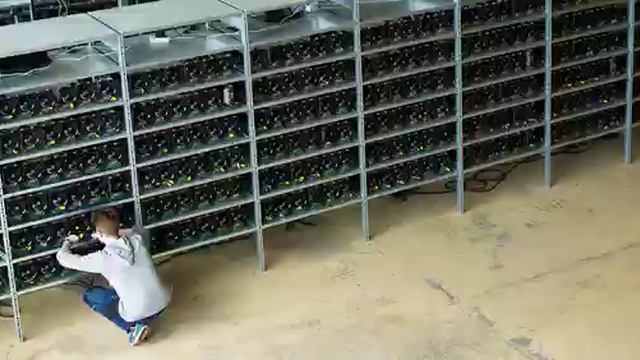 ФЕРМА С СТОИМОСТЬЮ 160 МИЛЛИОН РУБЛЕЙ В АНГАРЕ 5 ТЫСЯЧ КВАДРАТОВ, МОСКОВСКИЕ ЧЕЧЕНСКИЕ МАЙНЕРЫ смотреть онлайн