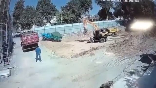 Не выдержал самосвал...