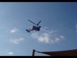 Пролет вертолета Апач. Вертолет Апач AH-64 попал в кадр AH-64 Apache spotted at Tel Aviv